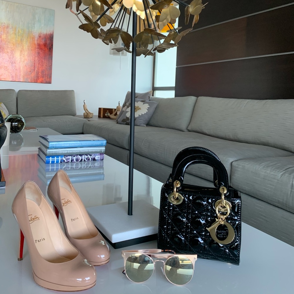 Nude louboutins